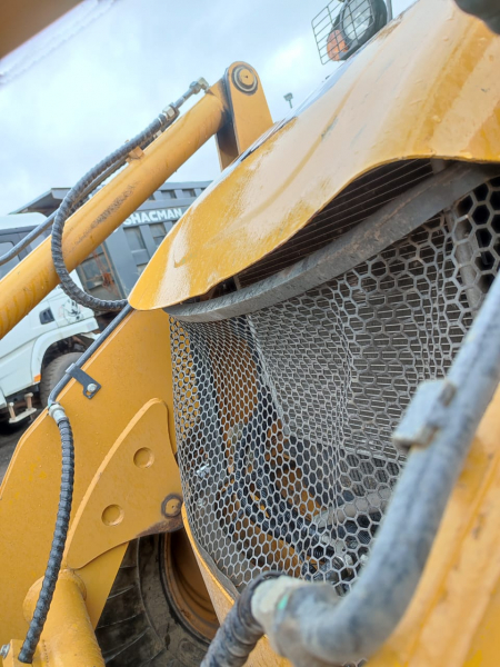 Bull 4SX Экскаватор-погрузчик