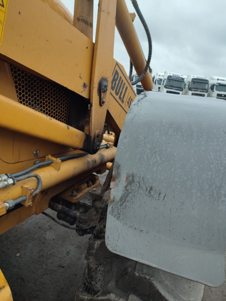 Bull 4SX Экскаватор-погрузчик