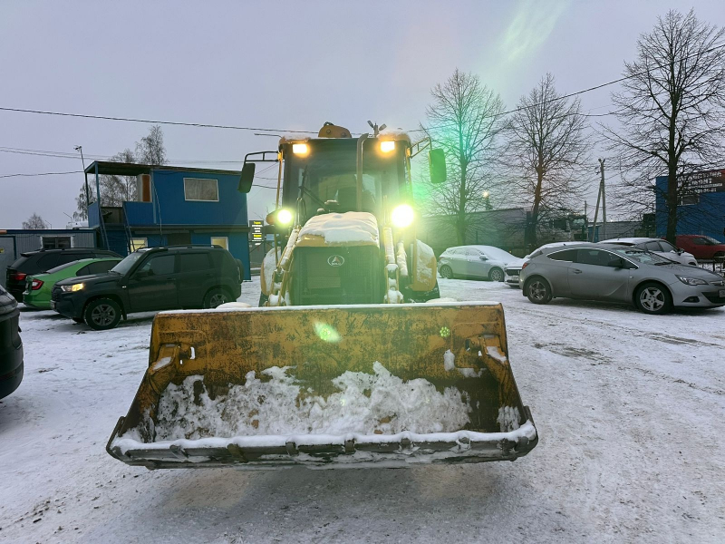 SDLG B877 Экскаватор-погрузчик