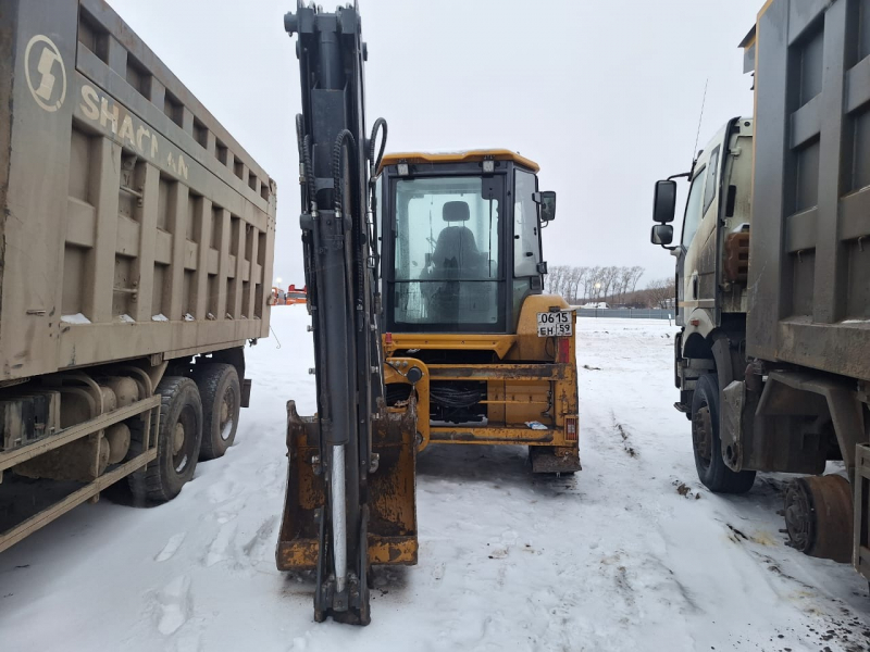 XCMG XC8* Экскаватор-погрузчик