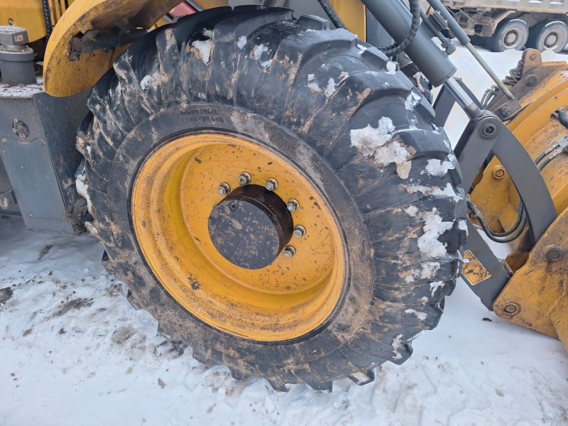 XCMG XC8* Экскаватор-погрузчик