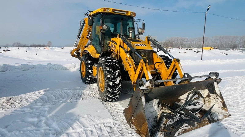 Bull 4SX Экскаватор-погрузчик