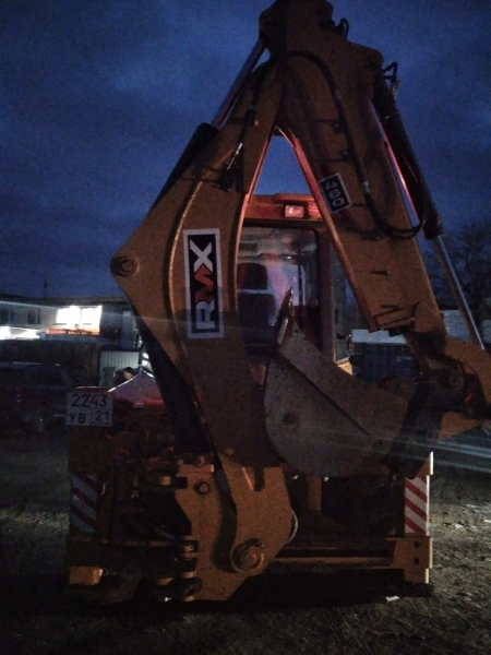 RUNMAX SE460* Экскаватор-погрузчик HV Market