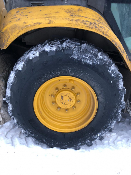 LGCE B877 Экскаватор-погрузчик