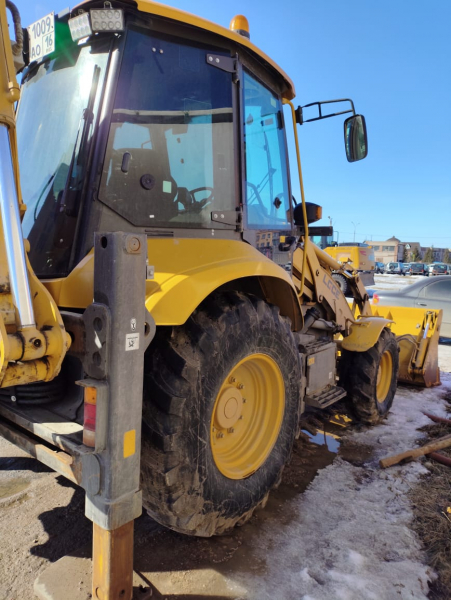 LGCE B877 Экскаватор-погрузчик HV Market