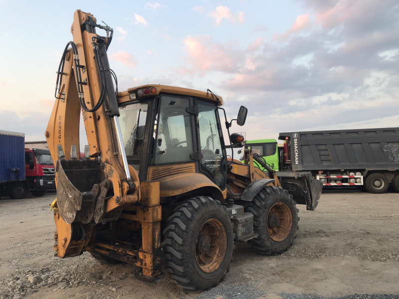 BEL-DOZER BD* Экскаватор-погрузчик