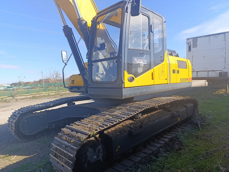 Beezone B250* Экскаватор