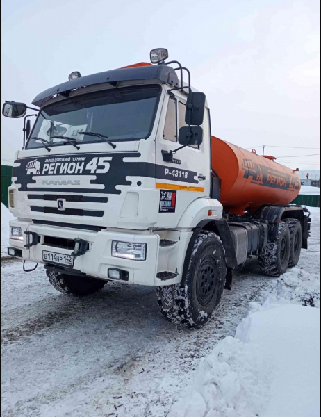Машина Комбинированная Уборочная Р-43118 тип 503218 на базе шасси КАМАЗ 43118-А5, 43118-50, 43118-RR, 43118-RS в комплектации: Пескоразбрасывающее обо HV Market