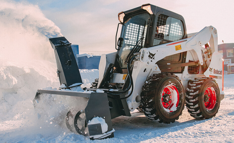 Шнекороторный снегоочиститель Impulse SR1850 на мини-погрузчик New Holland HV Market