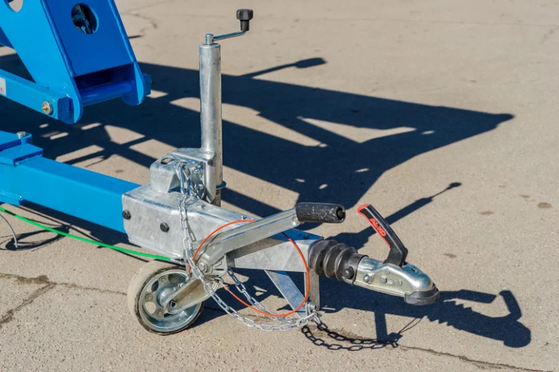 Коленчатый прицепной подъемник ABSOLUT CTA-14T (рабочая высота 16 м, грузоподъемность 227 кг)