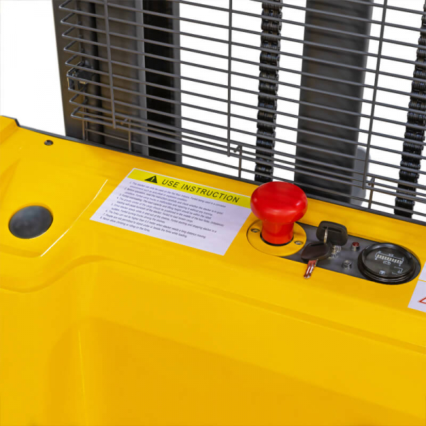 Штабелер самоходный CDD15R-E (N) (1500 кг; 3,5 м; 24В / 105Ач) SMARTLIFT