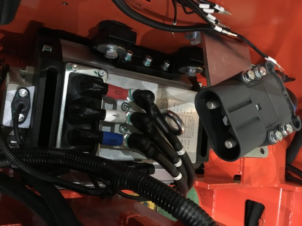 Электрический вилочный погрузчик Noblelift FE4P18N Duplex mast (Литий 412Ач, В-4000мм), высота подъема 4000 мм, грузоподъемность 1800 кг, ширина вил 100 мм