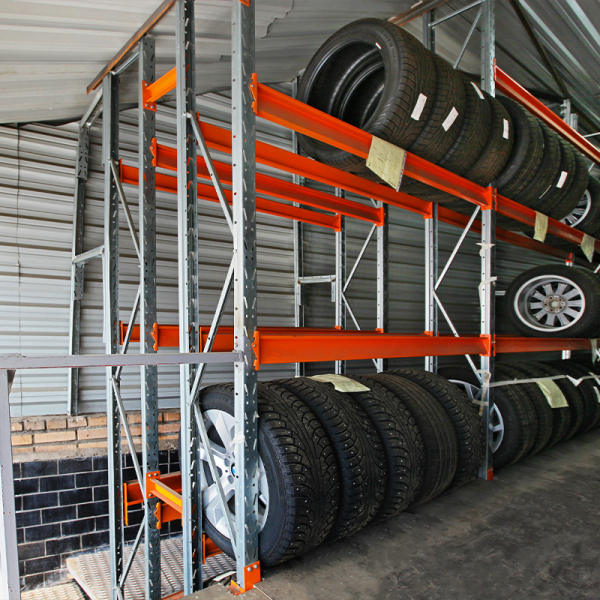 Две секции стеллажа металлического паллетного 3500х2700х1100 мм (70.1.5). Ярусы: пол+2