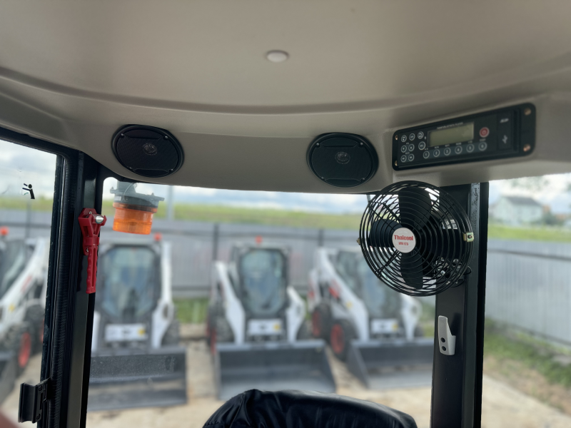 Мини-экскаватор QUADTRAC E40 PRO (4т, кабина, A/C, квикаплер, бур, 3 ковша. Гидравлический прижим)