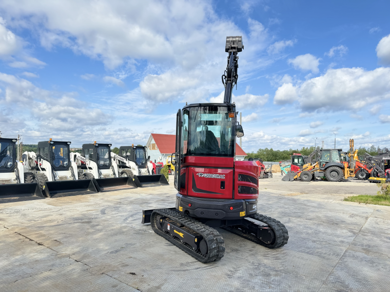 Мини-экскаватор QUADTRAC E40 PRO (4т, кабина, A/C, квикаплер, бур, 3 ковша. Гидравлический прижим)
