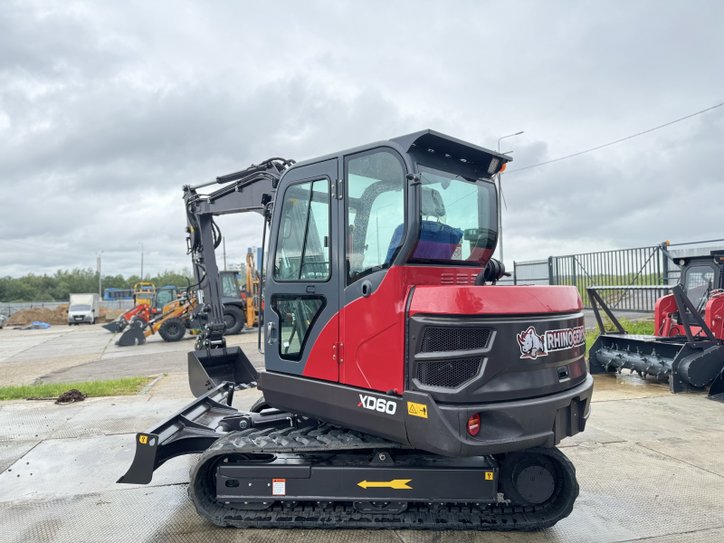 Мини-экскаватор QUADTRAC EX60 (6 т, кабина, А/С, квикаплер, поворотная стрела)