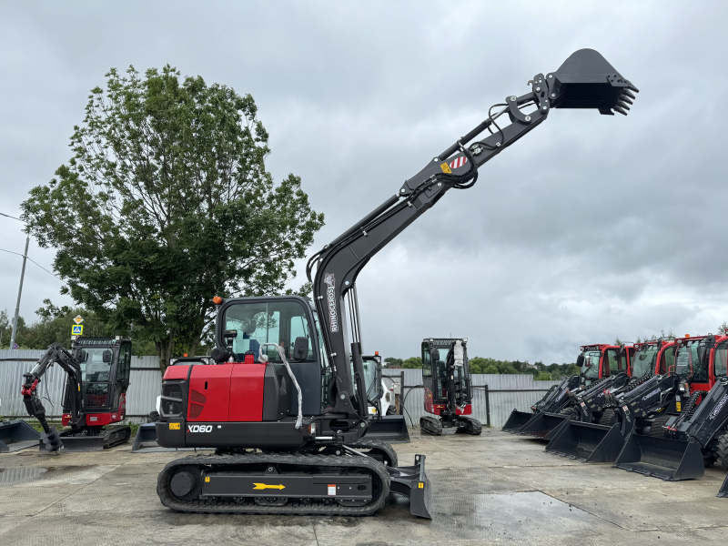 Мини-экскаватор QUADTRAC EX60 (6 т, кабина, А/С, квикаплер, поворотная стрела)