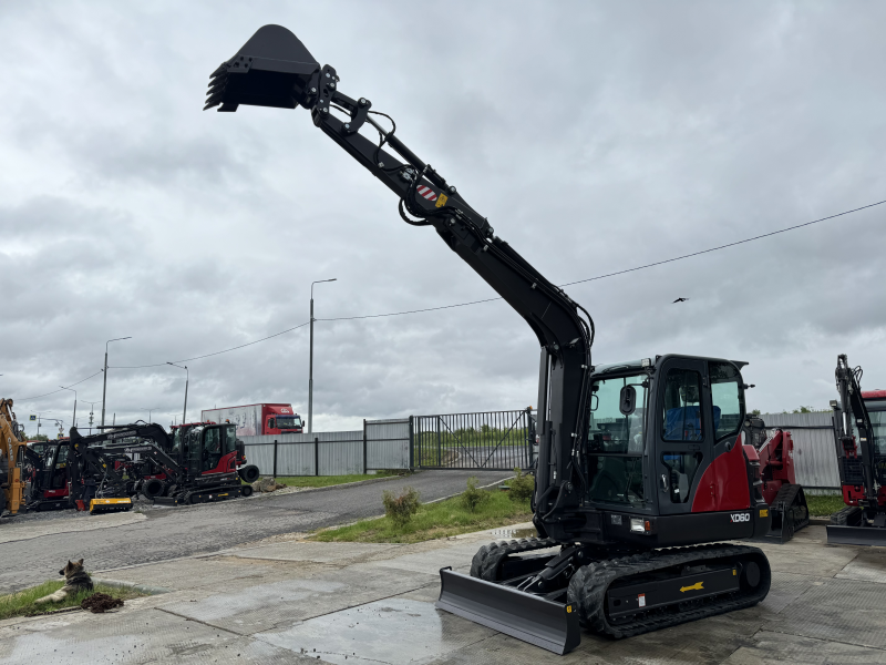 Мини-экскаватор QUADTRAC EX60 (6 т, кабина, А/С, квикаплер, поворотная стрела)