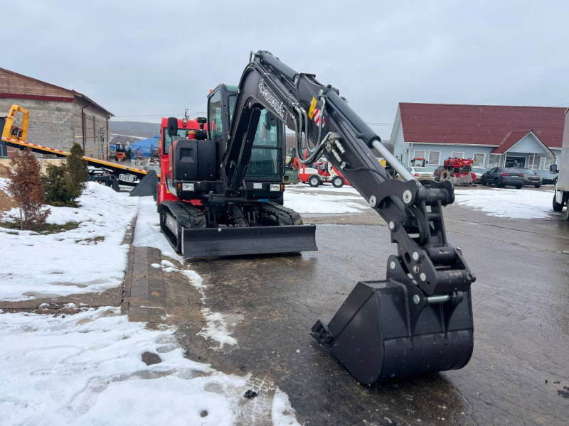 Мини-экскаватор QUADTRAC EX60 (6 т, кабина, А/С, квикаплер, поворотная стрела)