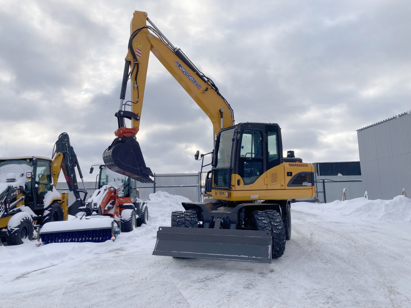 Мини-экскаватор QUADTRAC E130WH (12т, кабина, квикаплер, Желтый 2023 год)