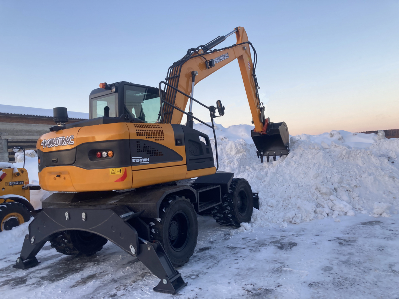 Мини-экскаватор QUADTRAC E130WH (12т, кабина, квикаплер, Желтый 2023 год)