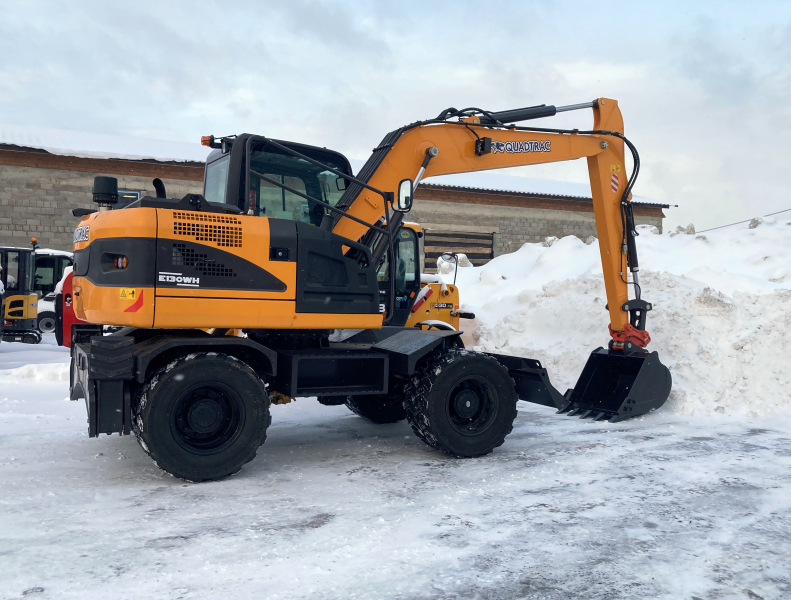 Мини-экскаватор QUADTRAC E130WH (12т, кабина, квикаплер, Желтый 2023 год)