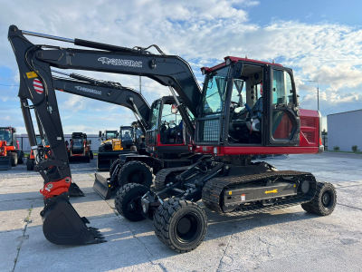 Мини-экскаватор QUADTRAC X9R