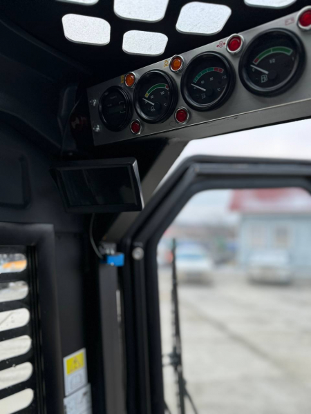 Мини-погрузчик XTRAC S8 (850 кг)