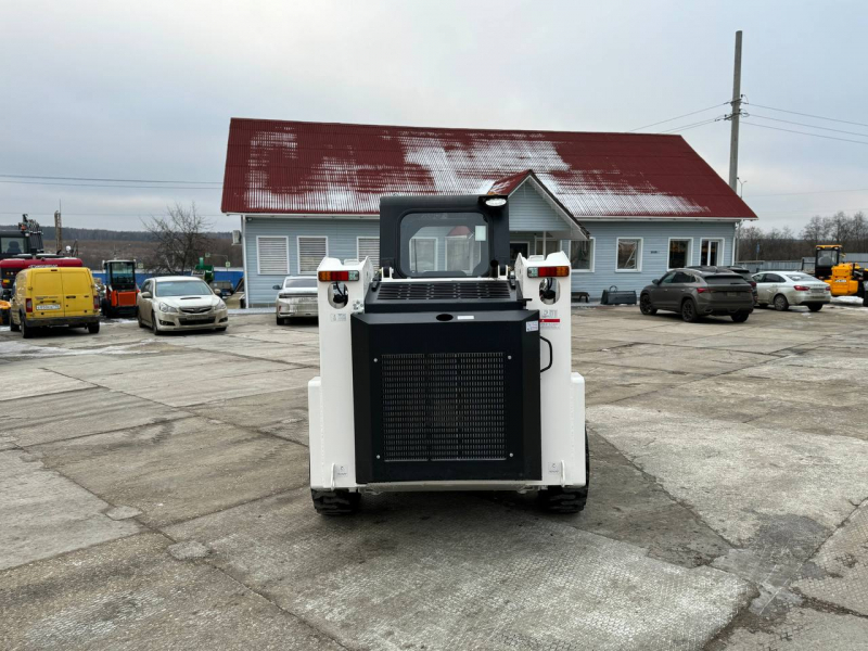 Мини-погрузчик XTRAC S8 (850 кг)