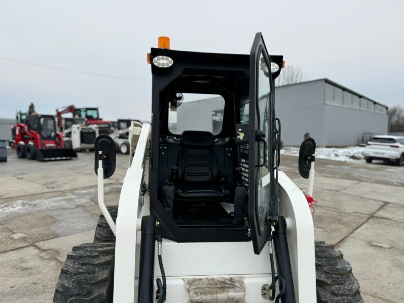 Мини-погрузчик XTRAC S9 (950 кг)