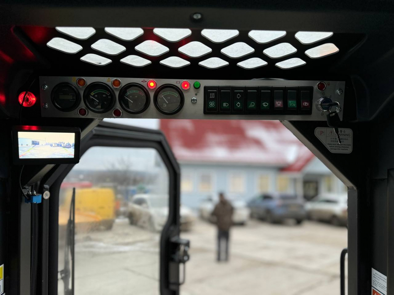 Мини-погрузчик XTRAC S9 (950 кг)