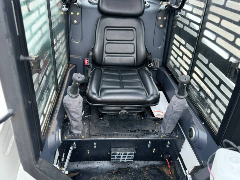 Мини-погрузчик XTRAC S9 (950 кг)