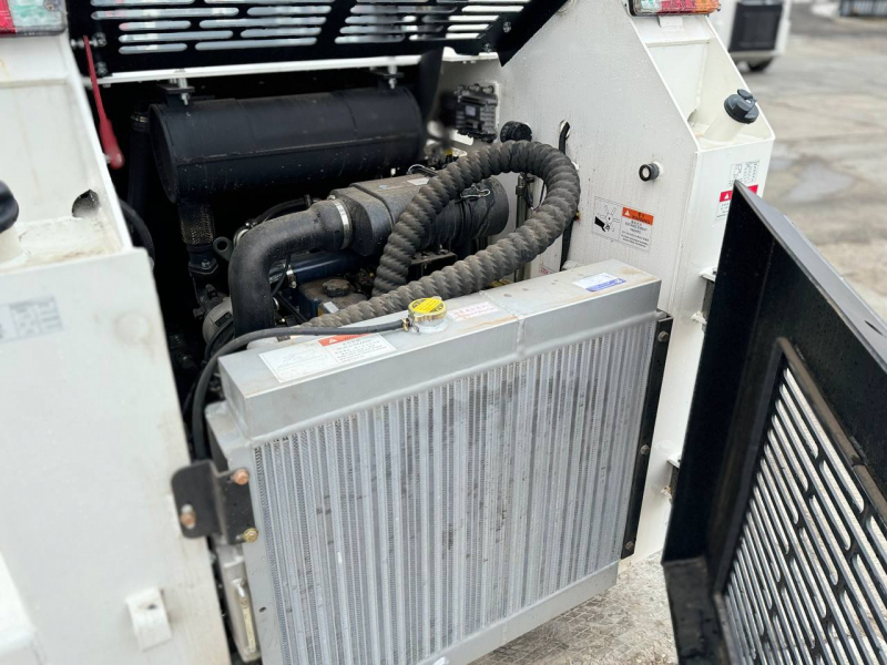 Мини-погрузчик XTRAC S12 (1250 кг 2 скорости HI HLOW)