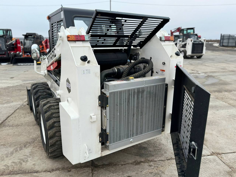 Мини-погрузчик XTRAC S12 (1250 кг 2 скорости HI HLOW)