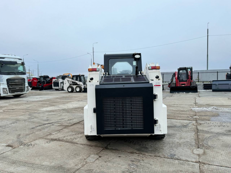 Мини-погрузчик XTRAC S12 (1250 кг 2 скорости HI HLOW)