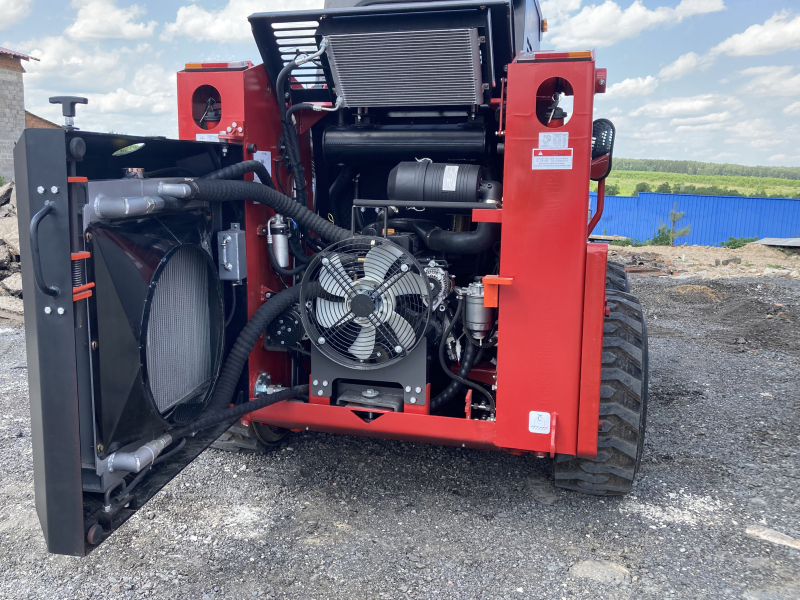 Мини-погрузчик QUADTRAC SSL95 MAX (950 кг кондиционер ковш 4-1)