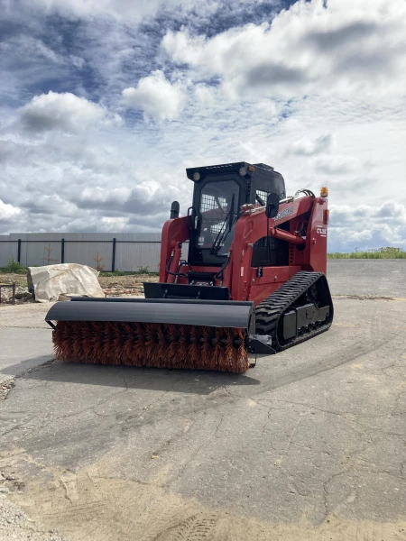 Мини-погрузчик QUADTRAC CTL135 (1300 кг (2024 г))