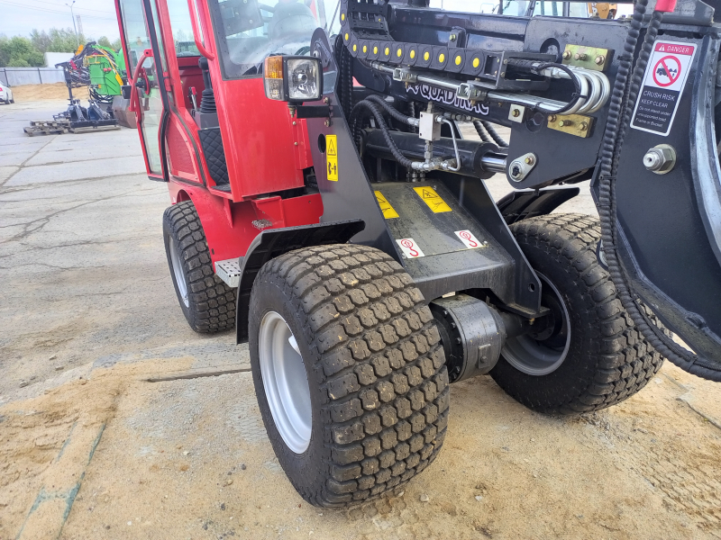 Мини-погрузчик QUADTRAC WL40T (800 кг, телескопическая стрела 3800 мм) HV Market