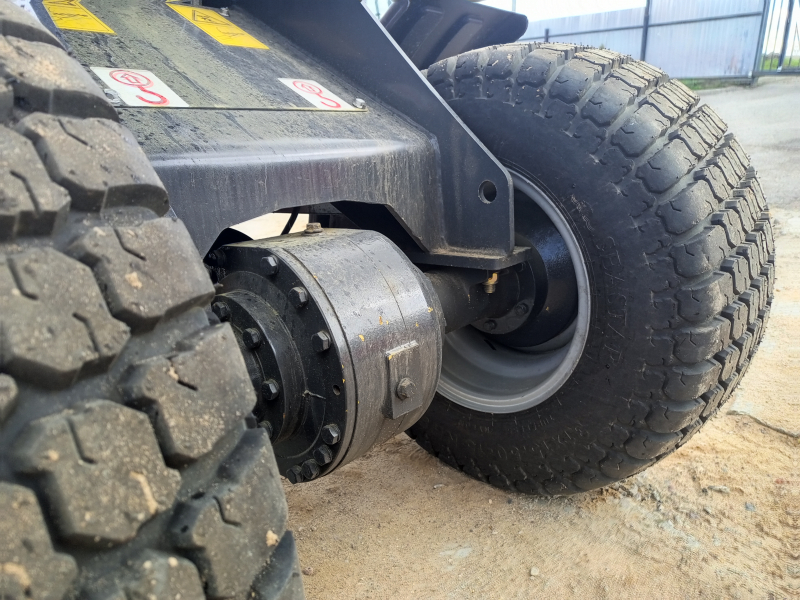 Мини-погрузчик QUADTRAC WL40T (800 кг, телескопическая стрела 3800 мм) HV Market