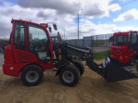 Мини-погрузчик QUADTRAC WL40T (800 кг, телескопическая стрела 3800 мм) HV Market