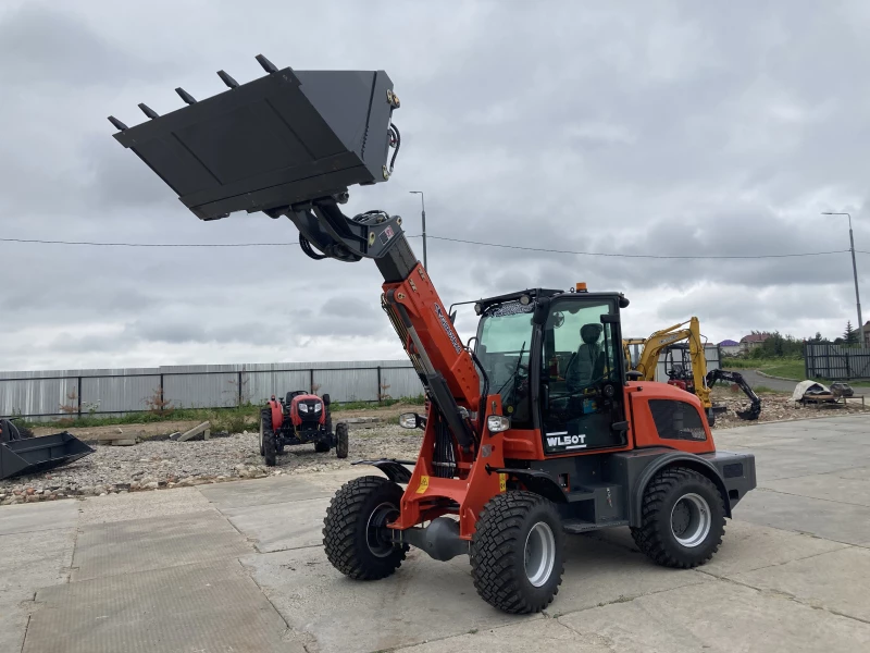 Мини-погрузчик QUADTRAC WL50T (1500 кг, 4500 мм)