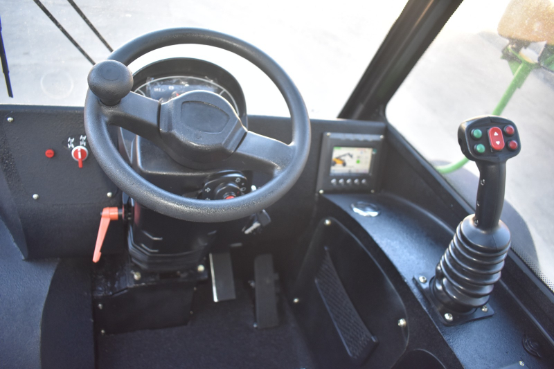 Мини-погрузчик QUADTRAC TH630 (3 т 6 метров, конд, вилы, ковш 2 куба гидростат, Италия)