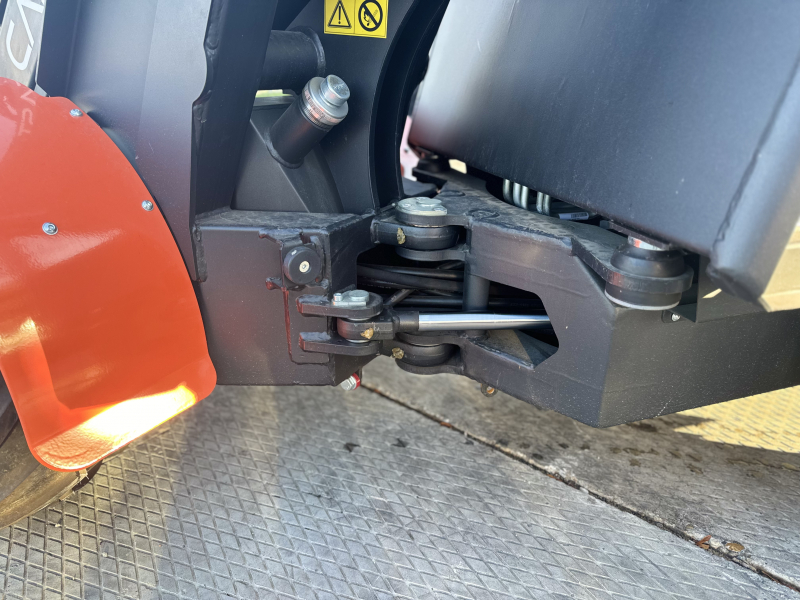 Мини-погрузчик CASTLOADERS 825D ИТАЛИЯ (Кабина LUXARY)