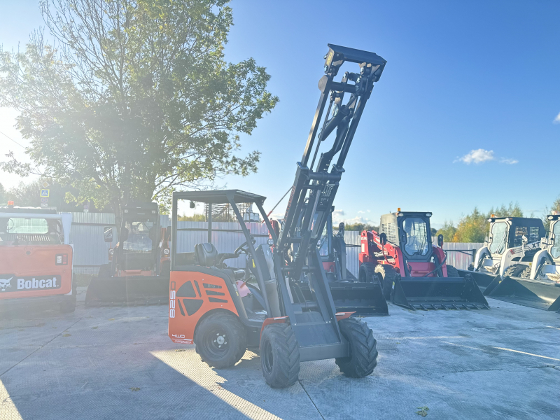 Мини-погрузчик CASTLOADERS 825D ИТАЛИЯ (Кабина LUXARY)