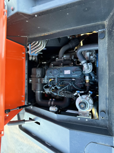 Мини-погрузчик CASTLOADERS 825D ИТАЛИЯ (Кабина STANDARD)