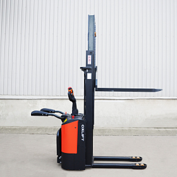Самоходный штабелер OXLIFT BX1532E 3200 мм 1500 кг с платформой для оператора