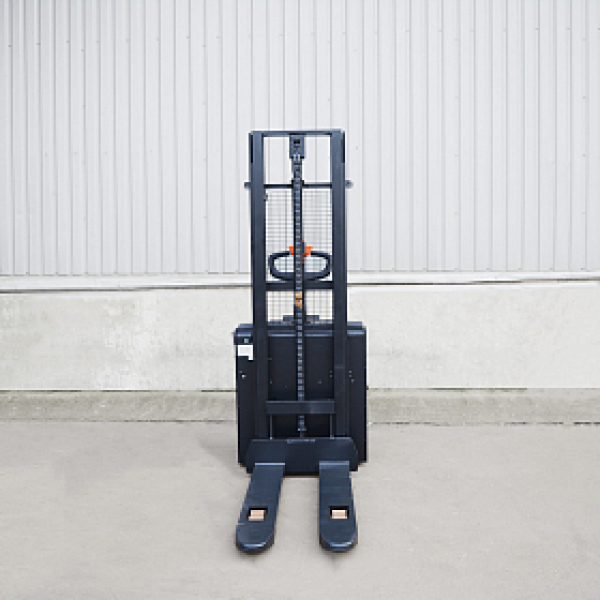 Самоходный штабелер OXLIFT BX1532E 3200 мм 1500 кг с платформой для оператора