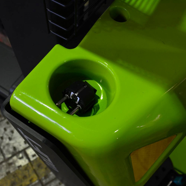 Самоходный штабелер OXLIFT AX1532LC 3200 мм 1500 кг Li-ion