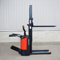 Самоходный штабелер OXLIFT BX1526E 2600 мм 1500 кг с платформой для оператора HV Market