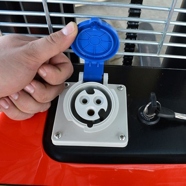 Штабелер с электроподъемом SES 1535 OXLIFT 3500 мм 1500 кг